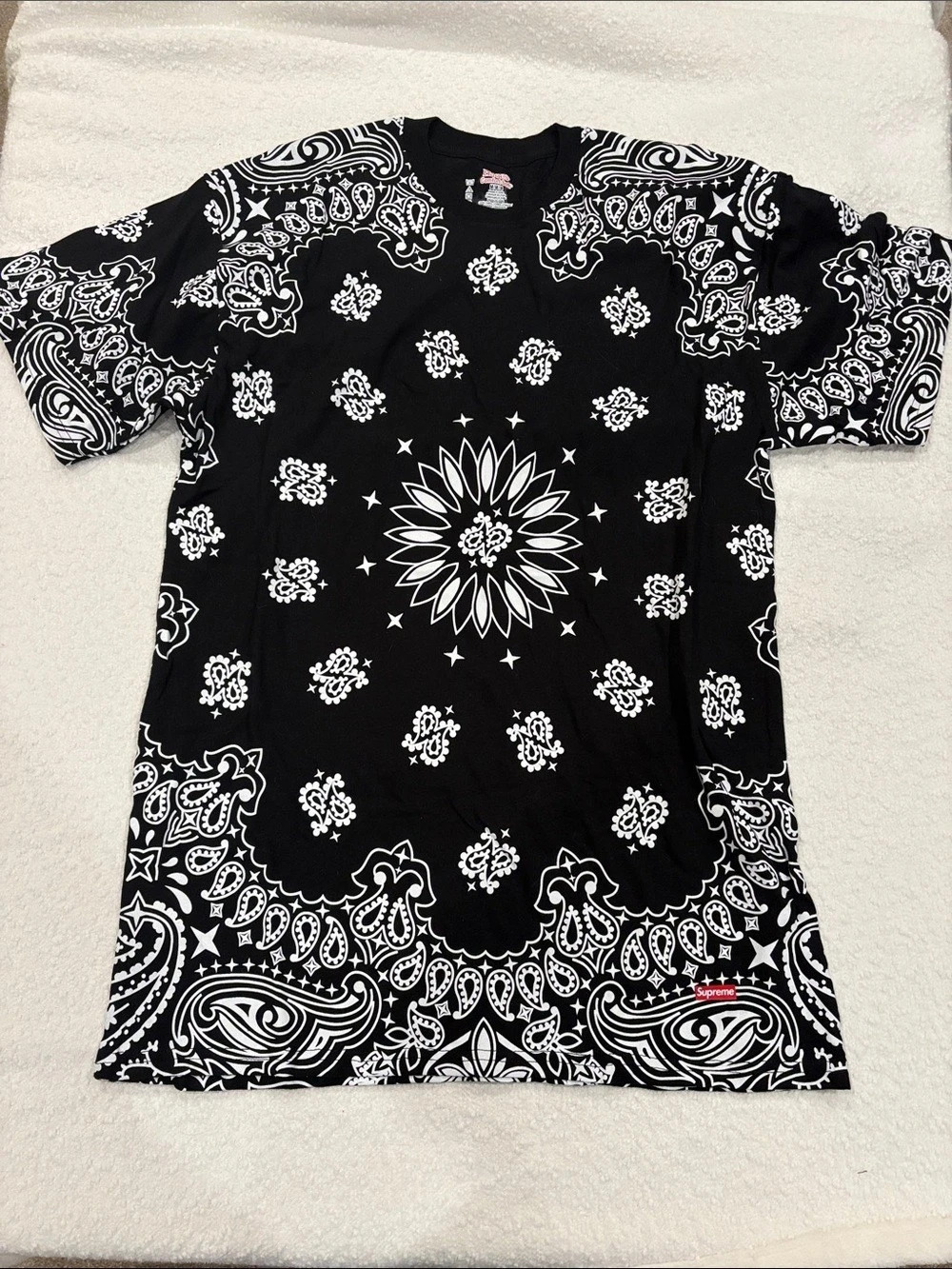 Supreme/Hanes Bandana T-Shirt Black Paisley Tee - Black & White Medium